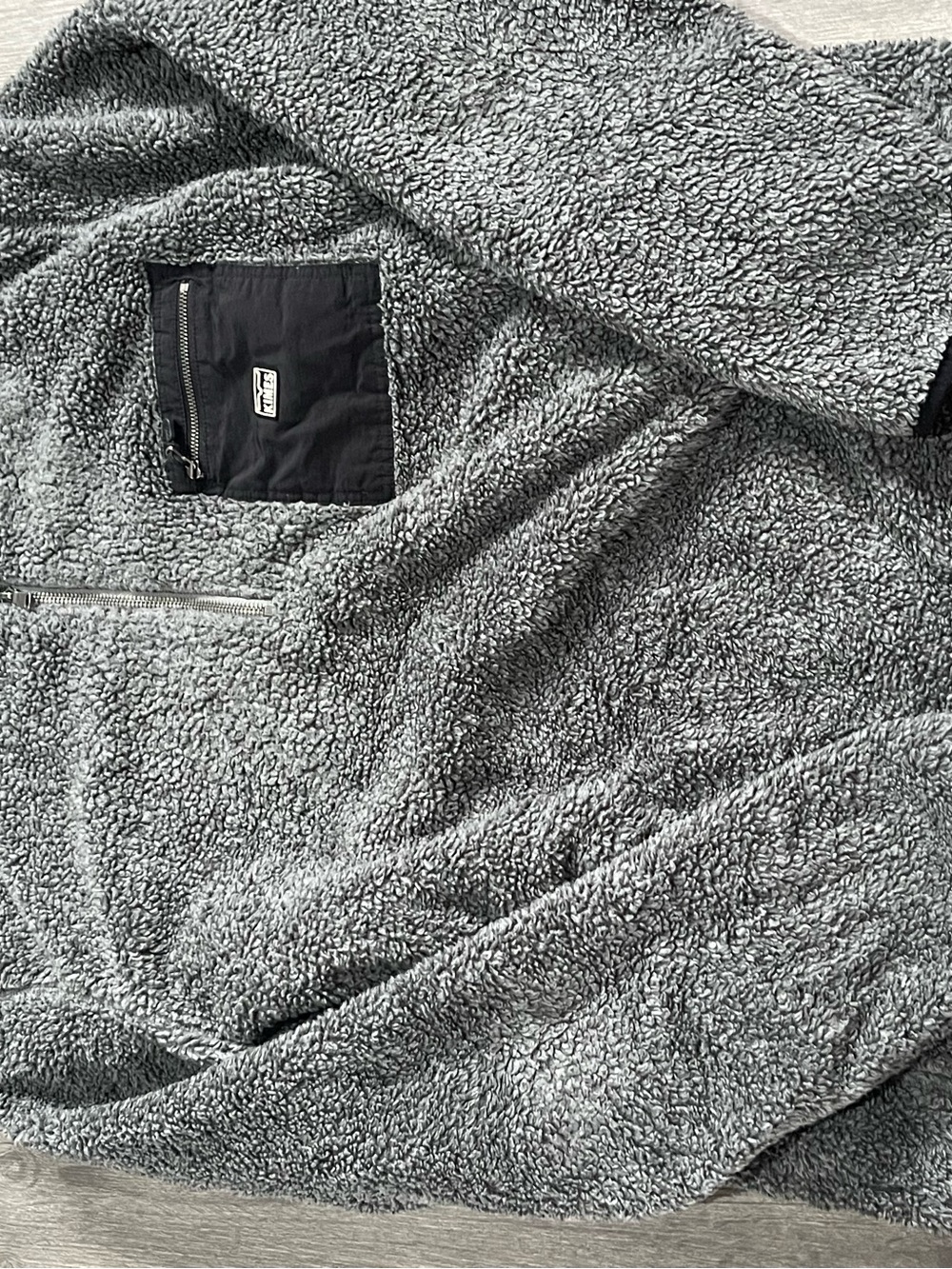 Cozy Men's Gray Sherpa Pullover Sweater
